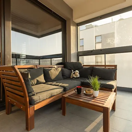 아파트 Emerald With Parking By Renters