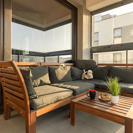 Emerald With Parking By Renters Apartment Warsaw
