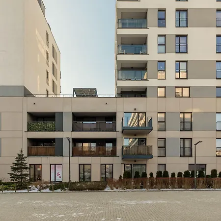 Emerald With Parking By Renters 바르샤바