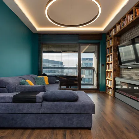 Emerald With Parking By Renters *