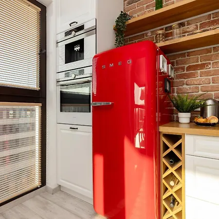 Emerald With Parking By Renters