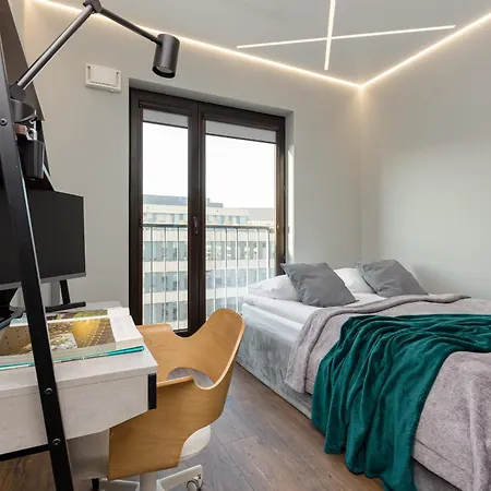 Emerald With Parking By Renters Apartman