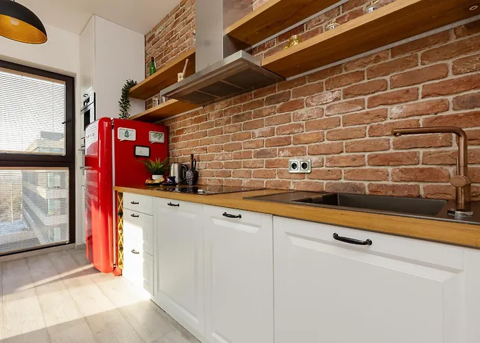 Emerald With Parking By Renters