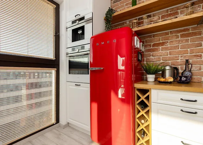 Emerald With Parking By Renters