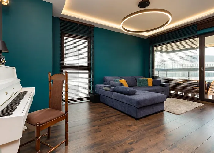 Emerald With Parking By Renters